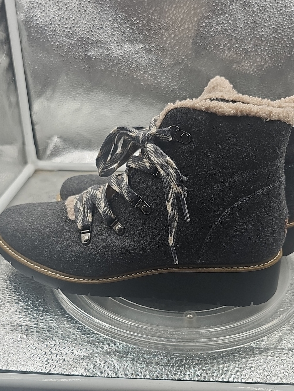 W Gray Shoes Sz 9M. - Picture 2 of 5